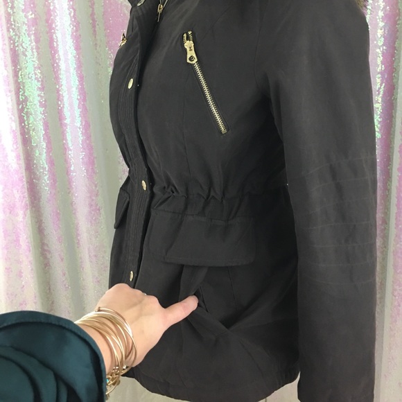 Nautica Coat -XSP - Amazing! Furry hood! - Picture 6 of 8